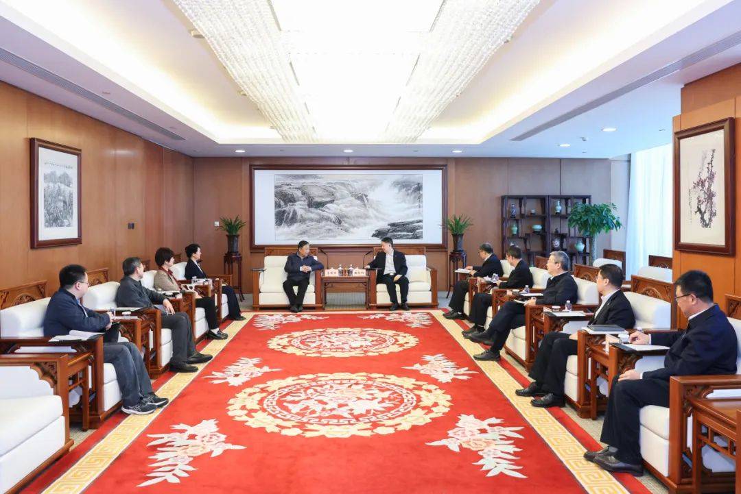 温枢刚会见中盐集团董事长李耀强