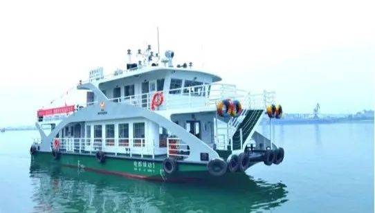 首艘！长江内河纯电动双体港口作业船首航