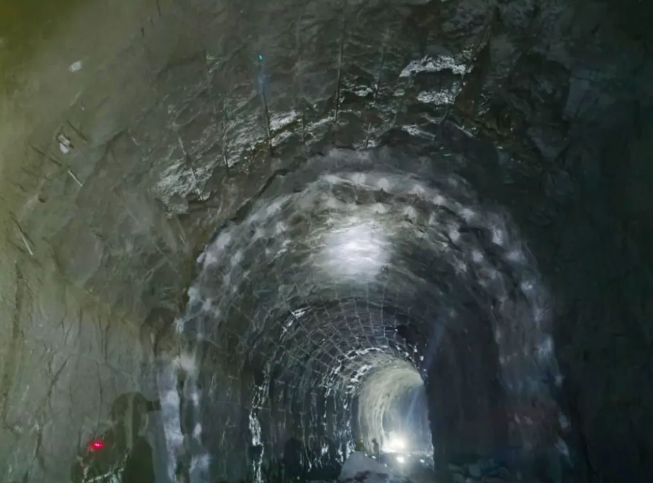 广东惠州中洞抽水蓄能电站下水库导流洞精准贯通