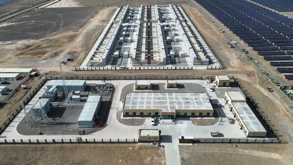 新疆哈密首个“全钒液流”独立储能电站并网