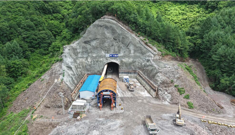 辽宁太子河抽水蓄能电站进厂交通洞进洞突破500米