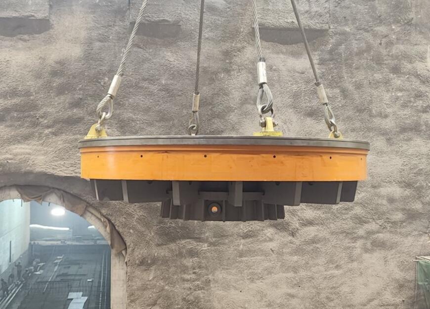 平江抽蓄电站3号机组底环吊装完成