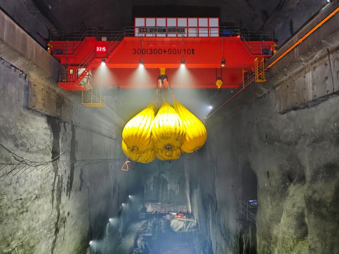 浙江松阳抽水蓄能电站主厂房300吨桥机及岩壁吊车梁负荷试验圆满完成
