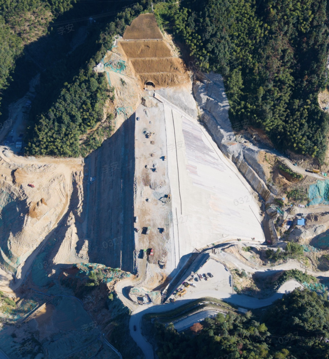 进度刷新！松阳抽水蓄能电站下水库大坝填筑到顶