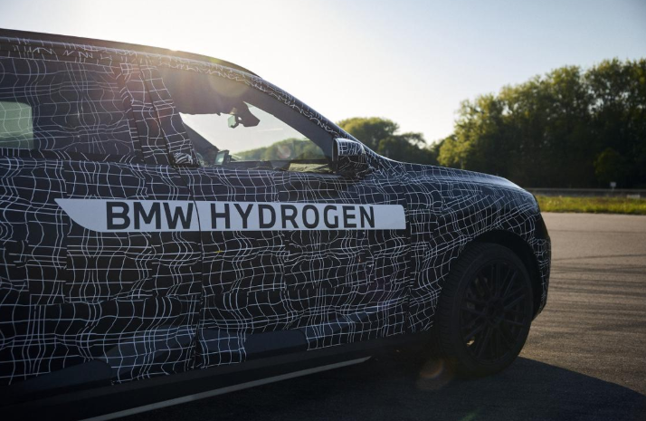 宝马X5首次向全球市场提供氢燃料电池动力系统选项