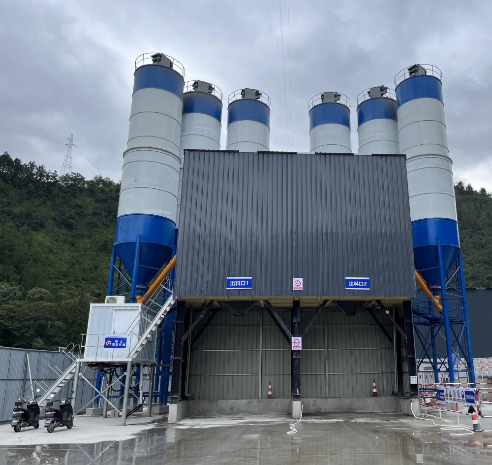 浙江青田抽水蓄能电站下库混凝土生产系统HZS120拌和站正式投产