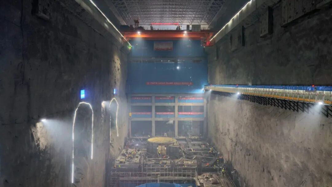 广东惠州中洞抽水蓄能电站地下副厂房全面封顶